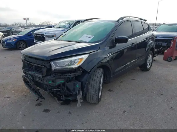 1FMCU9HD2JUB82545 2018 FORD ESCAPE - Image 2