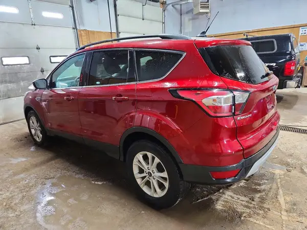 1FMCU9HD2JUC04821 2018 FORD ESCAPE - Image 2