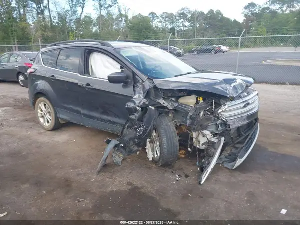 1FMCU9HD2JUC68843 2018 FORD ESCAPE - Image 1
