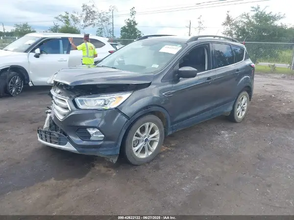 1FMCU9HD2JUC68843 2018 FORD ESCAPE - Image 2