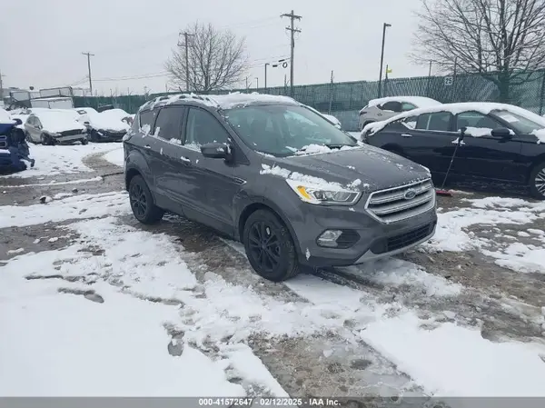 1FMCU9HD3JUA33044 2018 FORD ESCAPE - Image 1