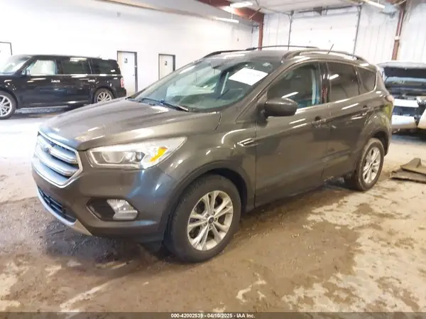 1FMCU9HD3JUA62446 2018 FORD ESCAPE - Image 2