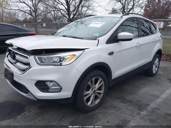 1FMCU9HD3JUA68618 2018 FORD ESCAPE - Image 2