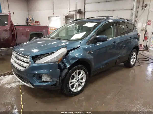 1FMCU9HD3JUB92694 2018 FORD ESCAPE - Image 2