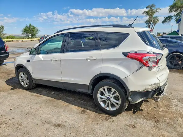 1FMCU9HD4JUA34803 2018 FORD ESCAPE - Image 2