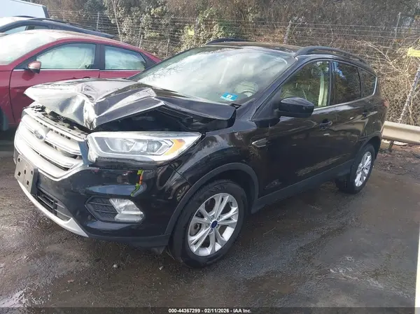 1FMCU9HD4JUA46272 2018 FORD ESCAPE - Image 2