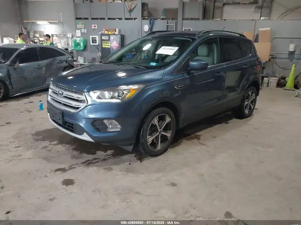 1FMCU9HD4JUB02159 2018 FORD ESCAPE - Image 2