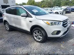 1FMCU9HD4JUB33640 2018 FORD ESCAPE