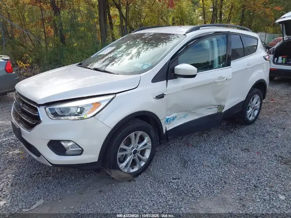 1FMCU9HD4JUB33640 2018 FORD ESCAPE - Image 2