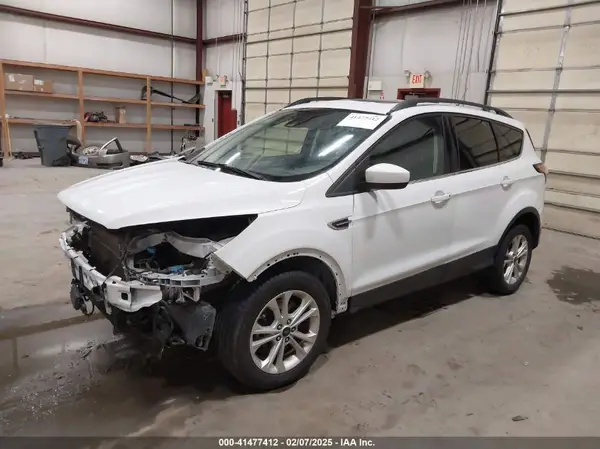 1FMCU9HD4JUB62359 2018 FORD ESCAPE - Image 2