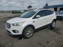 1FMCU9HD4JUC05260 2018 FORD ESCAPE