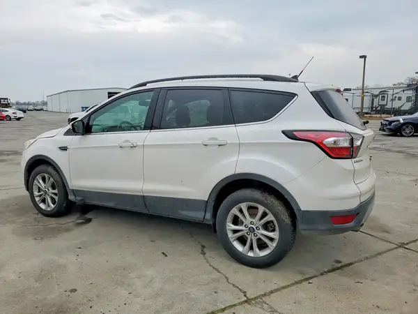 1FMCU9HD4JUC09812 2018 FORD ESCAPE - Image 2