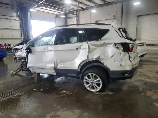 1FMCU9HD4JUC19319 2018 FORD ESCAPE - Image 2