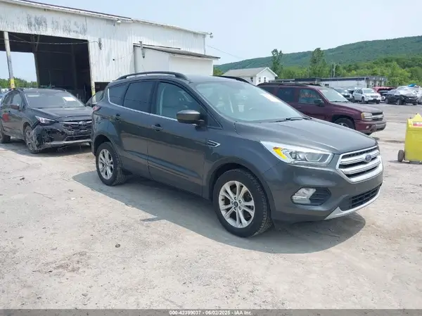 1FMCU9HD4JUD30212 2018 FORD ESCAPE - Image 1