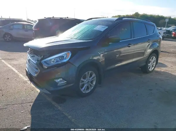 1FMCU9HD4JUD31568 2018 FORD ESCAPE - Image 2