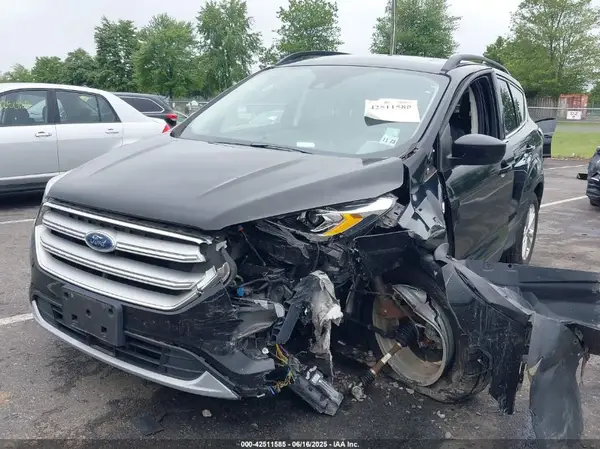 1FMCU9HD4JUD33059 2018 FORD ESCAPE - Image 2