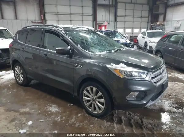 1FMCU9HD4KUA49075 2019 FORD ESCAPE - Image 1