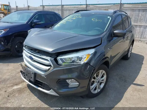 1FMCU9HD5JUB32853 2018 FORD ESCAPE - Image 2