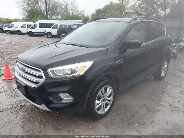 1FMCU9HD5JUB69787 2018 FORD ESCAPE - Image 2