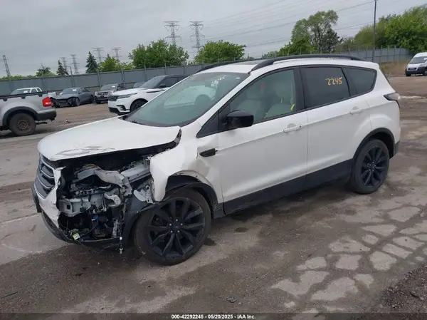 1FMCU9HD5JUC28630 2018 FORD ESCAPE - Image 2
