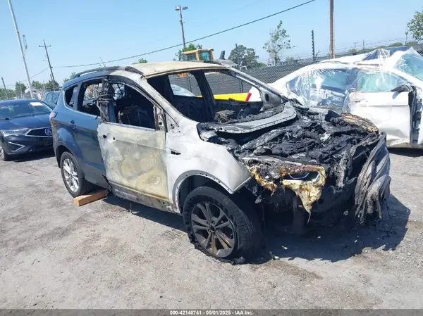 1FMCU9HD5JUC78749 2018 FORD ESCAPE - Image 1