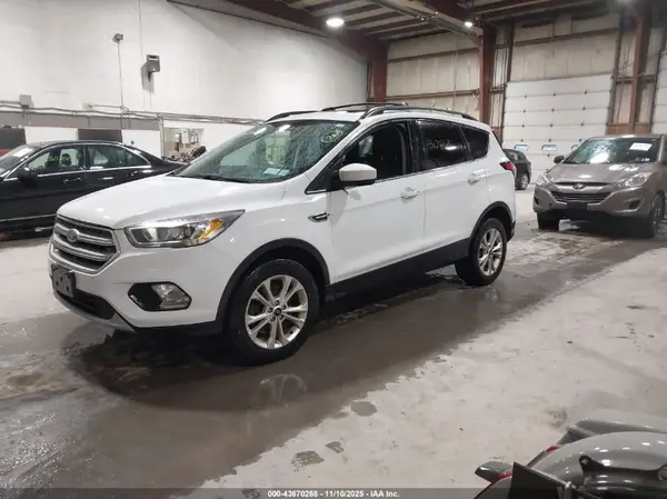 1FMCU9HD5JUC84194 2018 FORD ESCAPE - Image 2