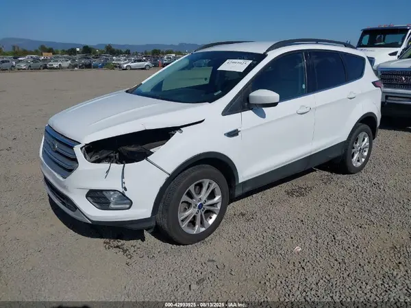 1FMCU9HD5JUD31482 2018 FORD ESCAPE - Image 2