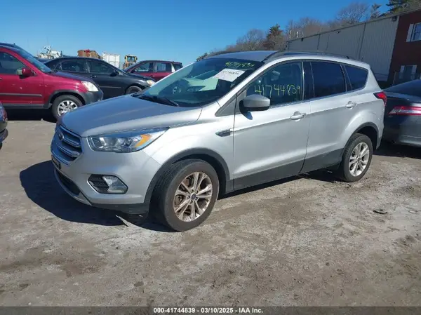 1FMCU9HD5KUC19024 2019 FORD ESCAPE - Image 2