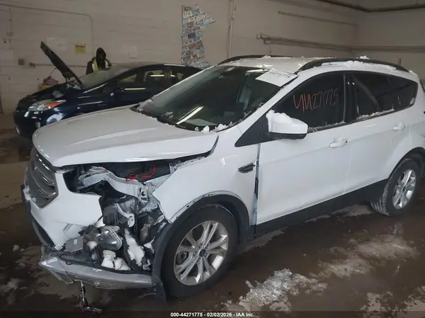 1FMCU9HD6JUB73475 2018 FORD ESCAPE - Image 2
