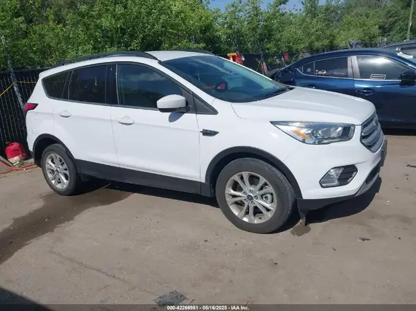 1FMCU9HD7JUA09104 2018 FORD ESCAPE - Image 1