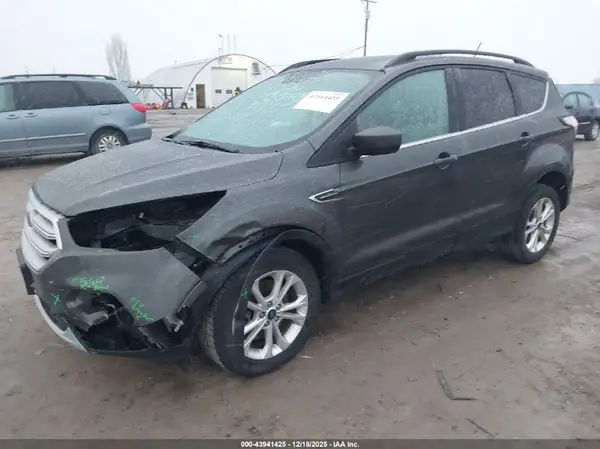 1FMCU9HD7JUA31877 2018 FORD ESCAPE - Image 2
