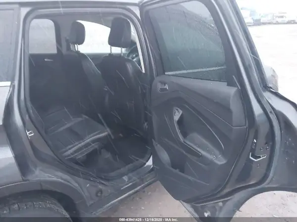 1FMCU9HD7JUA31877 2018 FORD ESCAPE - Image 8