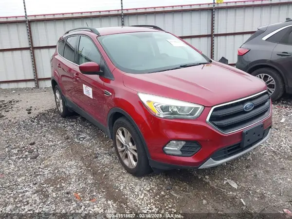 1FMCU9HD7JUA33256 2018 FORD ESCAPE - Image 1