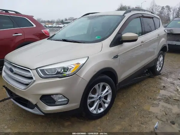 1FMCU9HD7JUA68671 2018 FORD ESCAPE - Image 2