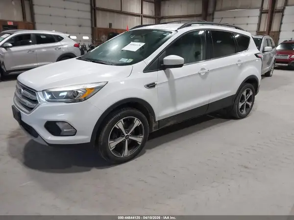 1FMCU9HD7JUA77807 2018 FORD ESCAPE - Image 2