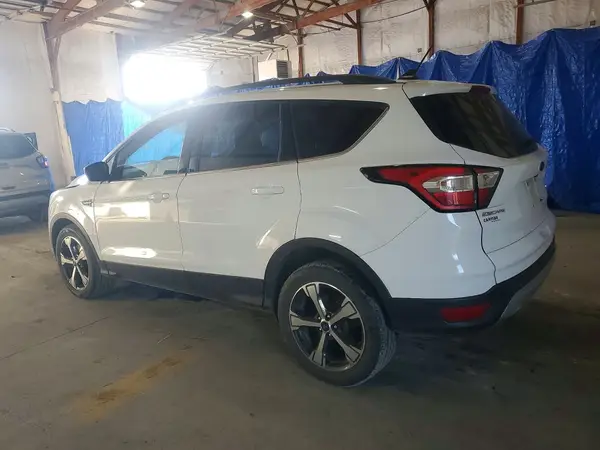 1FMCU9HD7JUB06495 2018 FORD ESCAPE - Image 2