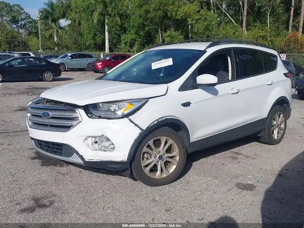 1FMCU9HD7JUB39738 2018 FORD ESCAPE - Image 2