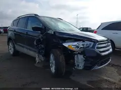 1FMCU9HD7JUB56152 2018 FORD ESCAPE