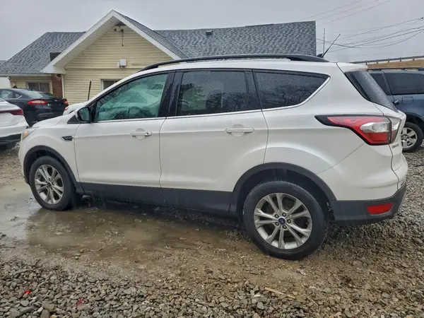 1FMCU9HD7JUC00974 2018 FORD ESCAPE - Image 2