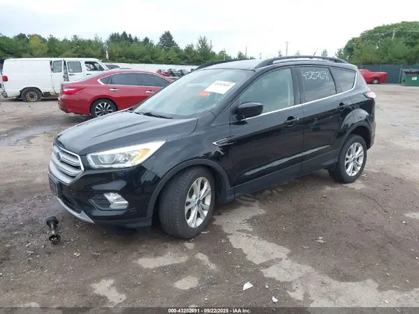 1FMCU9HD7JUC63878 2018 FORD ESCAPE - Image 2