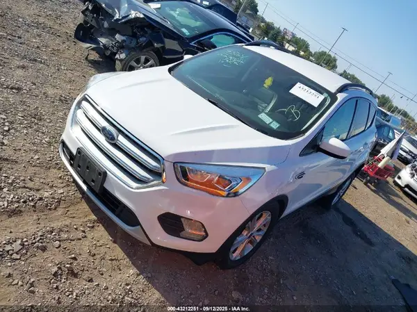 1FMCU9HD7KUA98500 2019 FORD ESCAPE - Image 2