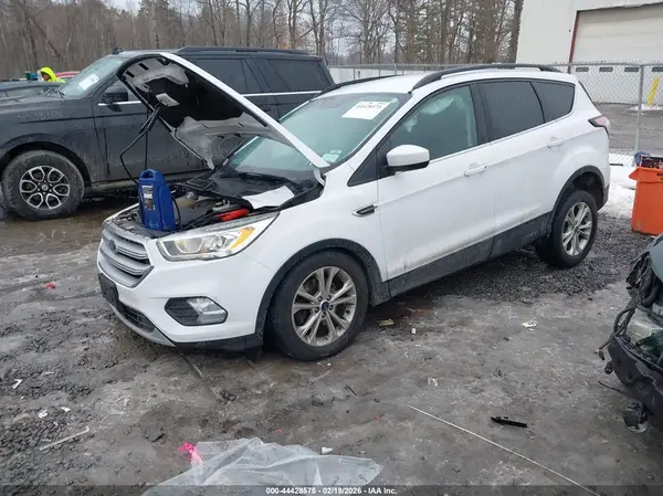 1FMCU9HD8JUA98620 2018 FORD ESCAPE - Image 2