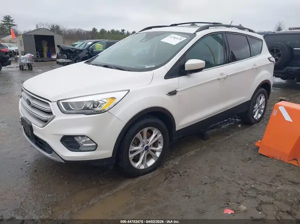 1FMCU9HD8JUB18168 2018 FORD ESCAPE - Image 2