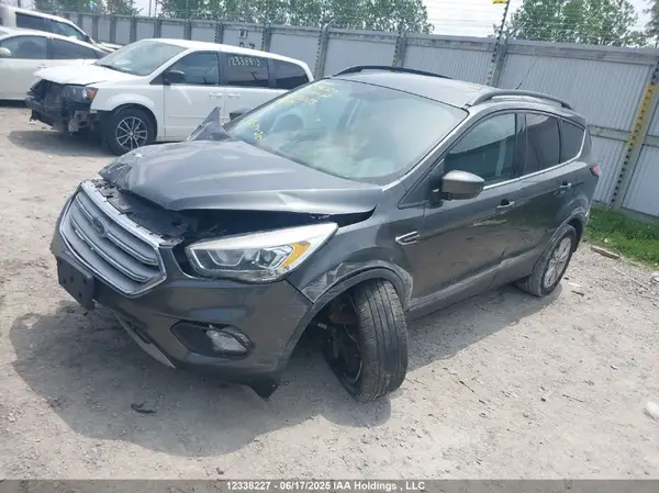 1FMCU9HD8JUB56015 2018 FORD ESCAPE - Image 2