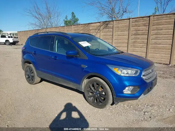 1FMCU9HD8JUB72120 2018 FORD ESCAPE - Image 1