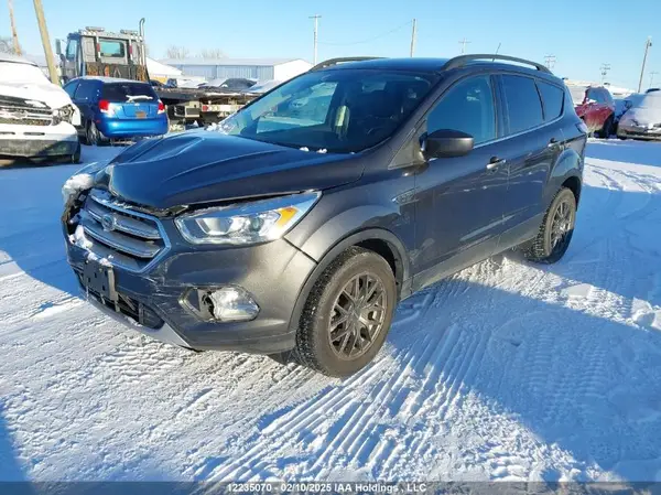 1FMCU9HD8JUC52601 2018 FORD ESCAPE - Image 2