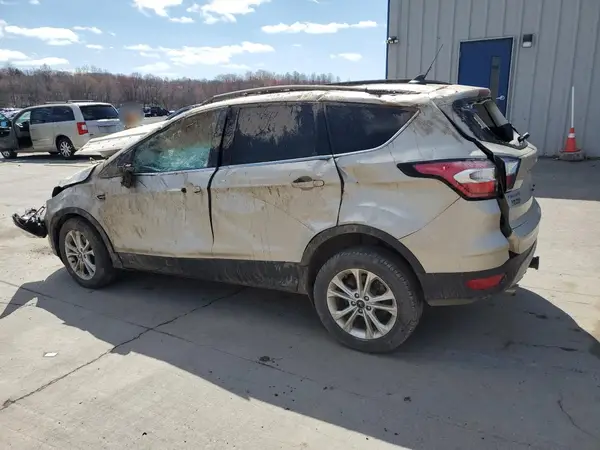 1FMCU9HD8JUD13526 2018 FORD ESCAPE - Image 2