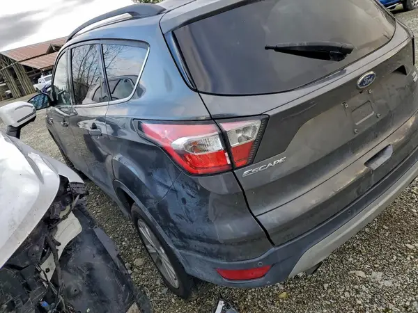 1FMCU9HD8JUD24560 2018 FORD ESCAPE - Image 2