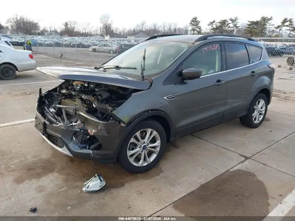 1FMCU9HD8JUD31430 2018 FORD ESCAPE - Image 2