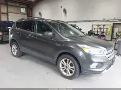 1FMCU9HD8JUD33100 2018 FORD ESCAPE